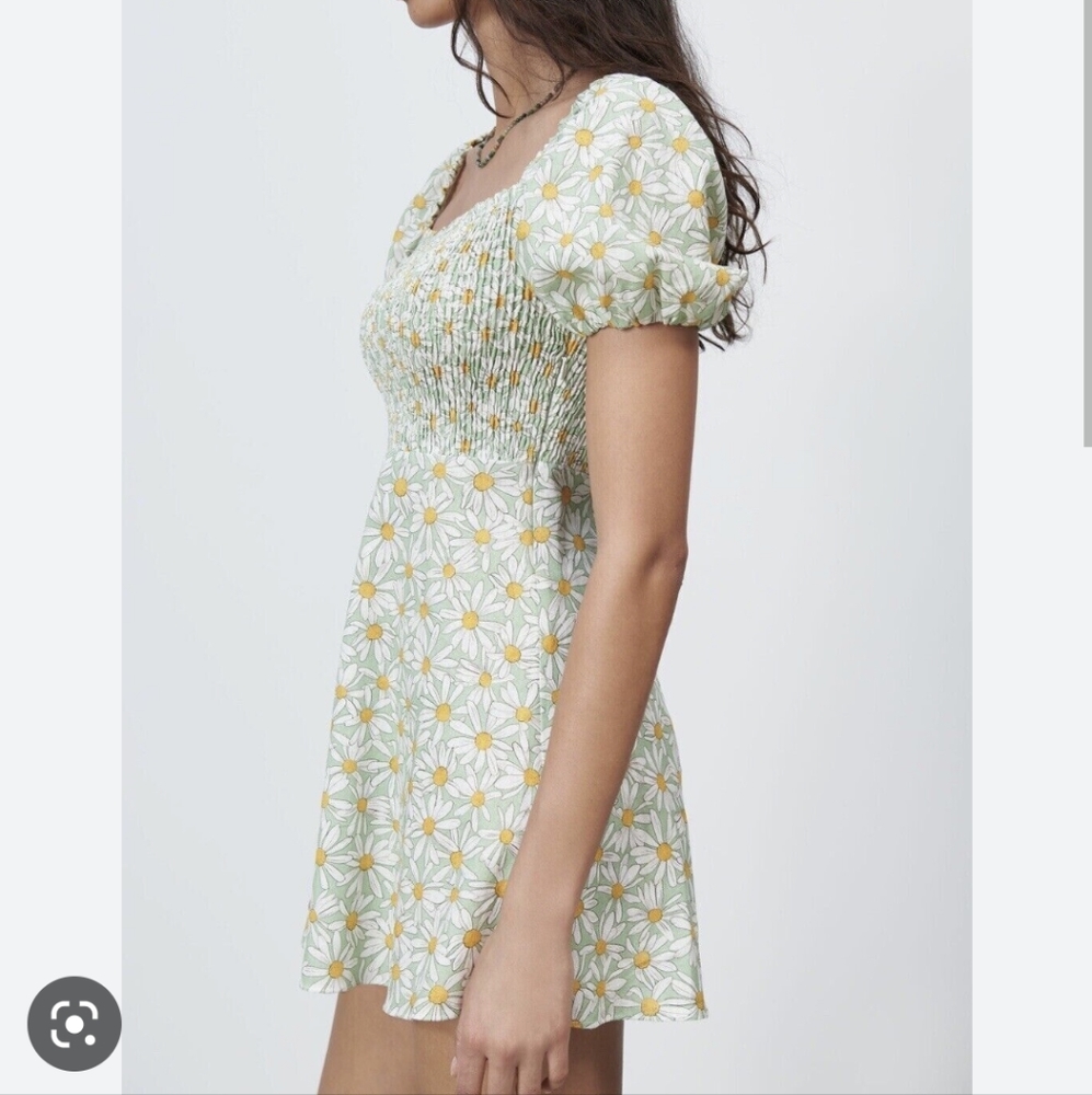 SOLD 🚨 ZARA Linen Blend Floral Mini Dress - Picture 1 of 5